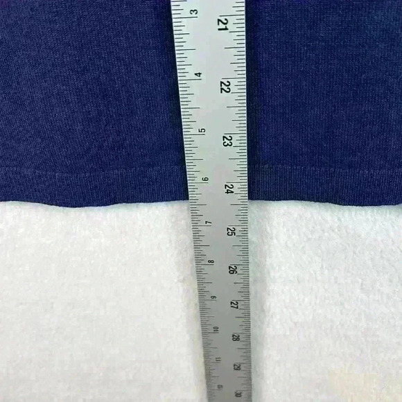 Chico’s Navy Turtleneck Sweater Rayon/Nylon Women’s Size 2 (US L/12). - Picture 6 of 6